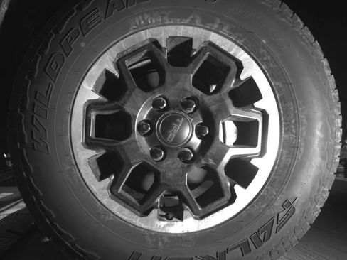 Used 2025 Toyota 4Runner TRD Off-Road AWD/4WD image 9