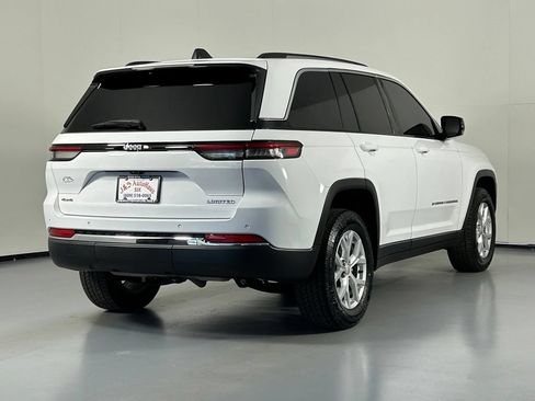 Used 2023 Jeep Grand Cherokee Limited AWD/4WD image 7