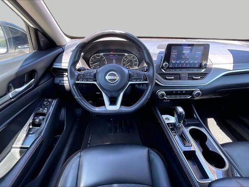 Used 2025 Nissan Altima 2.5 SR FWD image 6