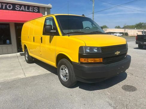 Used 2023 Chevrolet Express 2500 RWD image 4