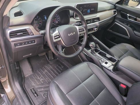 Used 2022 Kia Telluride EX w/ EX Premium Package AWD/4WD image 5