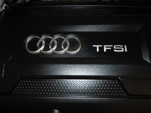 Used 2019 Audi Q3 2.0T Premium AWD/4WD image 30