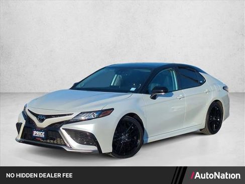 Used 2023 Toyota Camry XSE FWD image 1