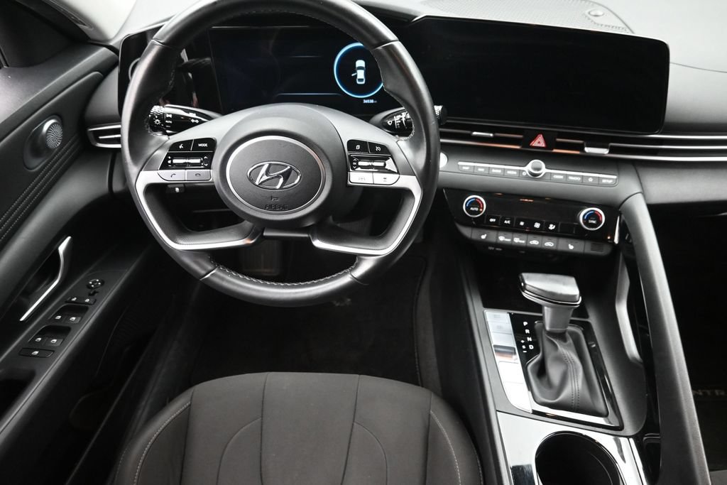 Used 2023 Hyundai Elantra SEL w/ Convenience Package FWD image 14