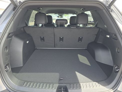 New 2026 Chevrolet Equinox LT AWD/4WD image 18