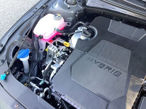 Certified 2025 Hyundai Elantra SEL image 18