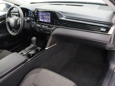 Used 2025 Toyota Camry LE w/ Convenience Package FWD image 36