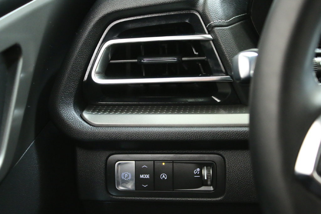Certified 2026 Chevrolet Traverse LT FWD image 18