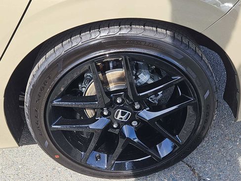 Used 2025 Honda Civic Sport image 3