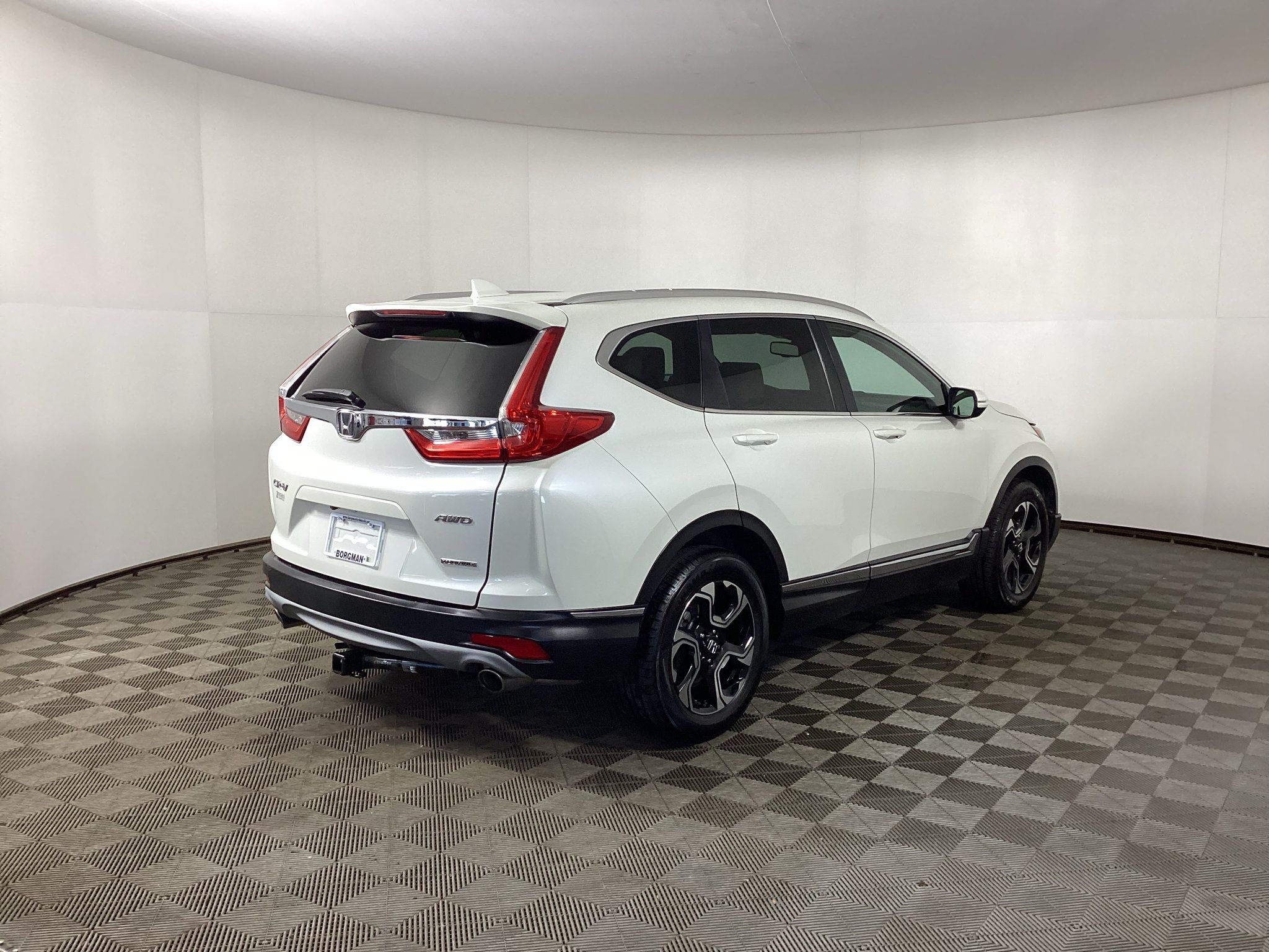 Used 2018 Honda CR-V Touring image 2