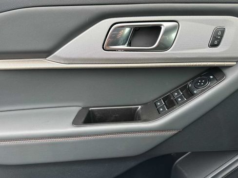 New 2026 Ford Explorer Active RWD image 8