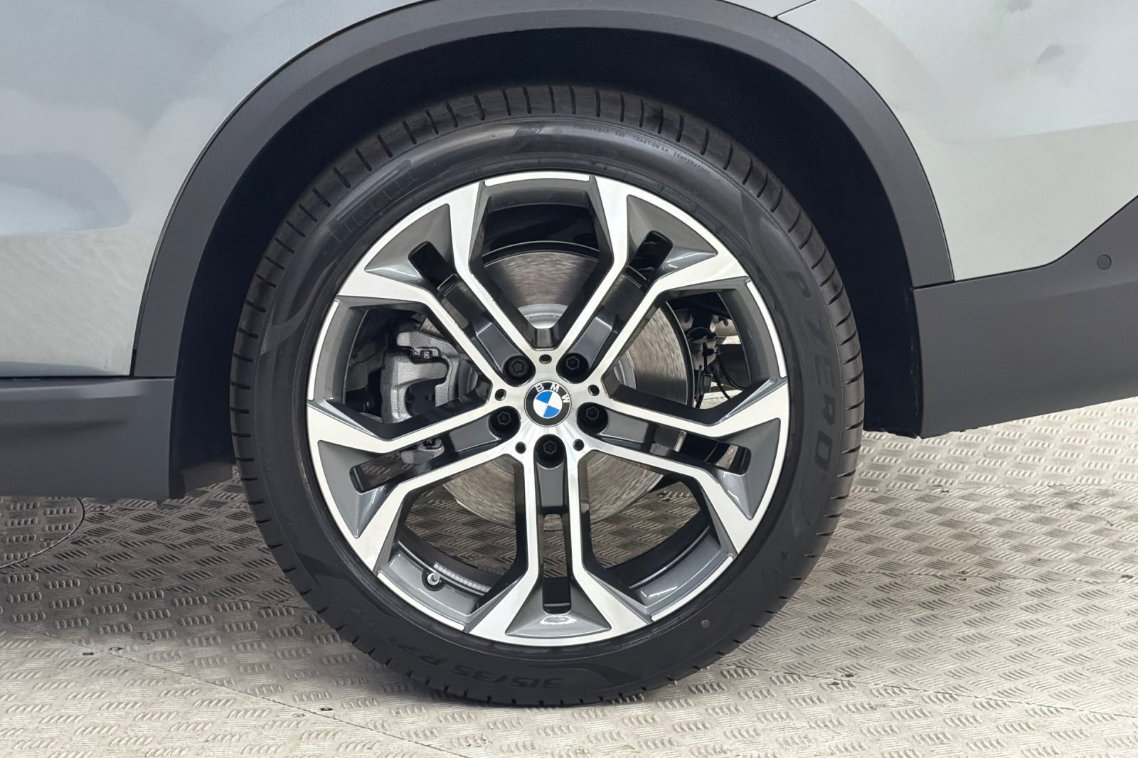 New 2026 BMW X5 xDrive40i w/ Premium Package AWD/4WD image 12