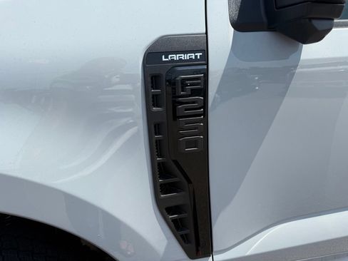 New 2026 Ford F250 Lariat w/ Black Appearance Package AWD/4WD image 12