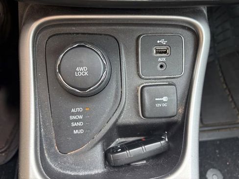 Used 2018 Jeep Compass Sport AWD/4WD image 18