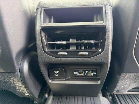 Used 2023 Jeep Grand Cherokee Laredo w/ Luxury Tech Group I AWD/4WD image 17
