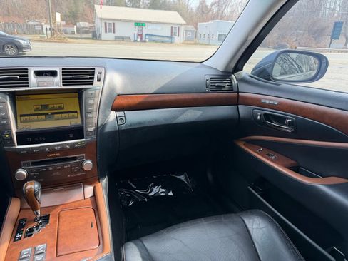 Used 2010 Lexus LS 460 image 34