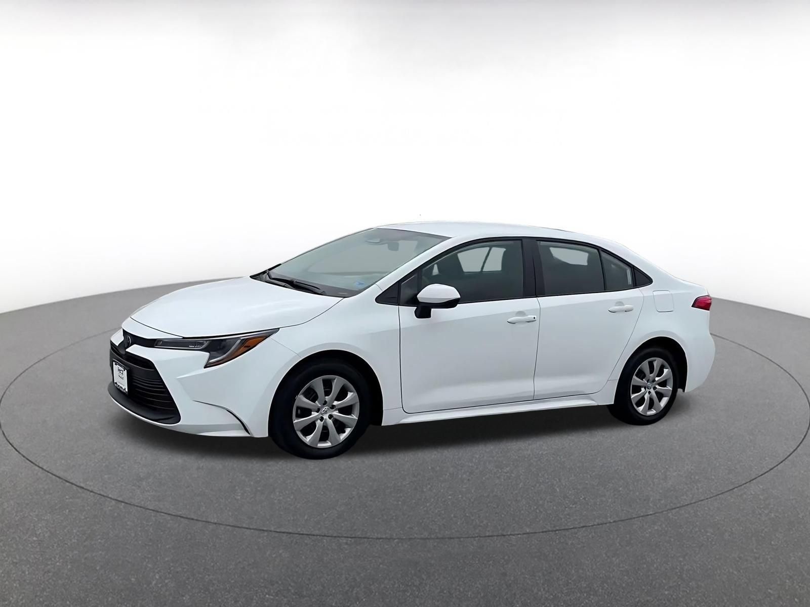 Used 2025 Toyota Corolla LE FWD image 7