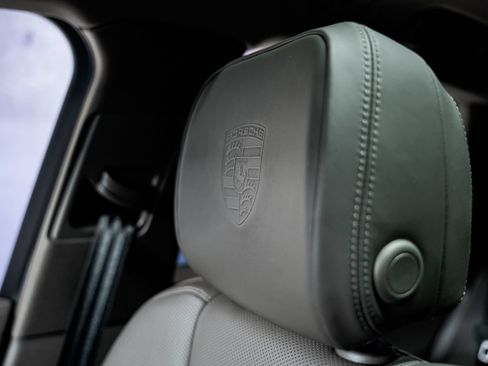 Used 2024 Porsche Macan S AWD/4WD image 17