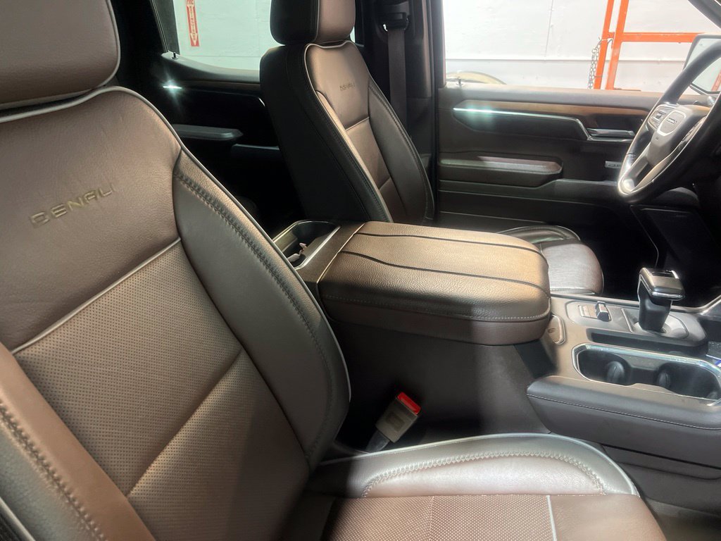 Used 2023 GMC Sierra 1500 Denali w/ Technology Package AWD/4WD image 5