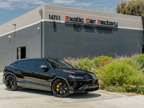Used 2024 Lamborghini Urus Performante AWD/4WD image 1