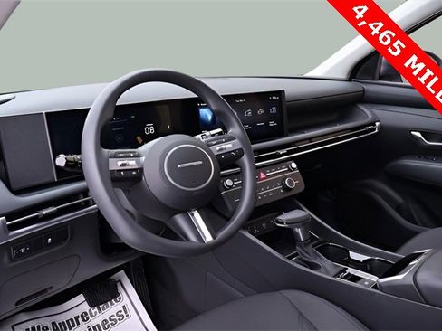 Used 2025 Hyundai Tucson SE image 10