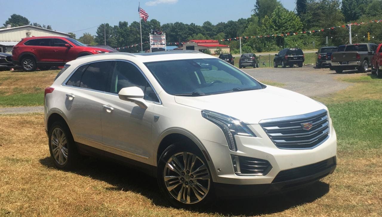 Used 2017 Cadillac XT5 Premium Luxury w/ Driver Assist Package FWD image 7