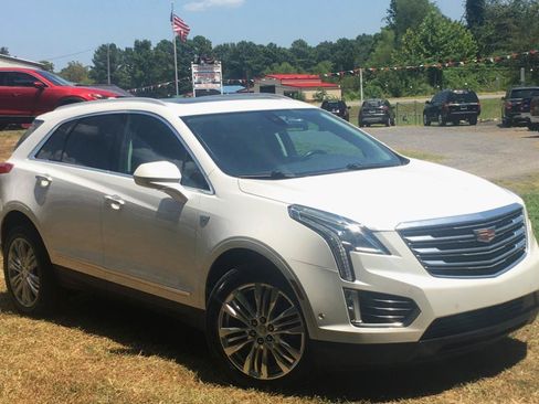 Used 2017 Cadillac XT5 Premium Luxury w/ Driver Assist Package FWD image 7