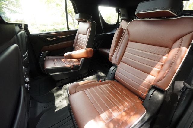 Used 2024 GMC Yukon Denali Ultimate AWD/4WD image 23