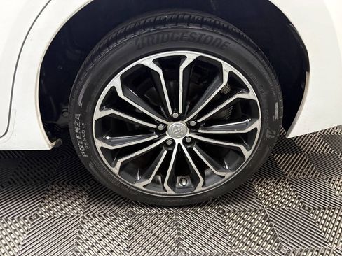 Used 2015 Toyota Corolla S Premium image 11