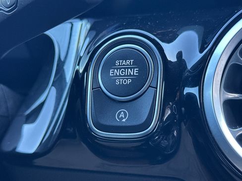 Certified 2025 Mercedes-Benz GLA 250 image 23