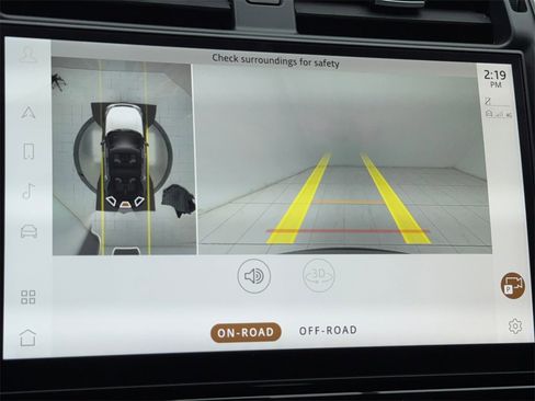 Used 2023 Land Rover Discovery Metropolitan Edition image 31