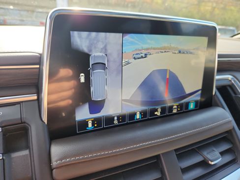 Used 2021 Chevrolet Tahoe Z71 w/ Z71 Signature Package image 34