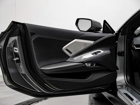 Used 2022 Chevrolet Corvette Stingray Preferred Cpe w/ Z51 Performance Package RWD image 86