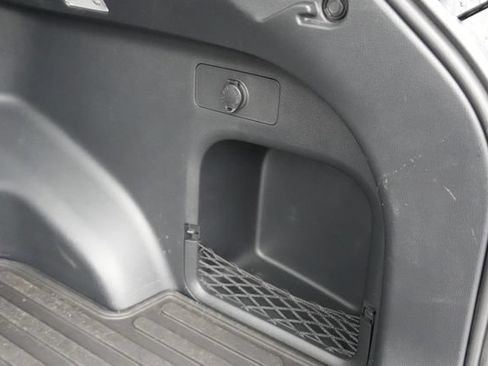 Used 2021 Toyota RAV4 Limited AWD/4WD image 12