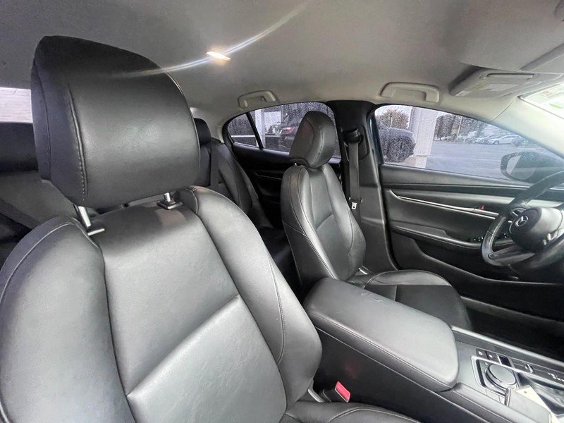 Used 2020 MAZDA MAZDA3 Sedan w/ Select Package FWD image 4