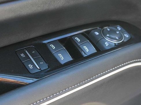 Used 2022 Cadillac Escalade ESV Luxury image 20