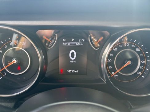Used 2022 Jeep Gladiator Sport image 37