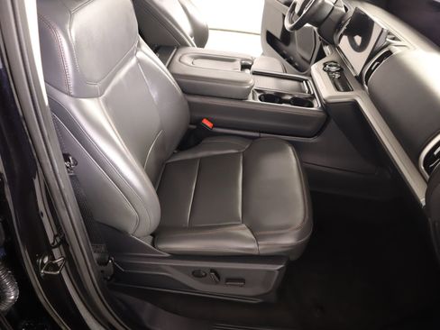 Used 2025 Ford Expedition Active image 13