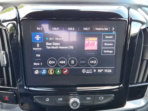 Used 2022 Chevrolet Traverse RS FWD image 16