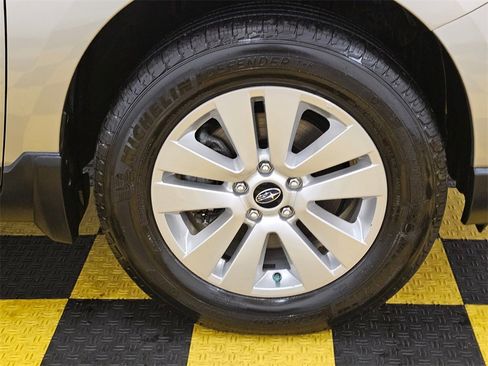 Used 2017 Subaru Outback 2.5i Premium image 9