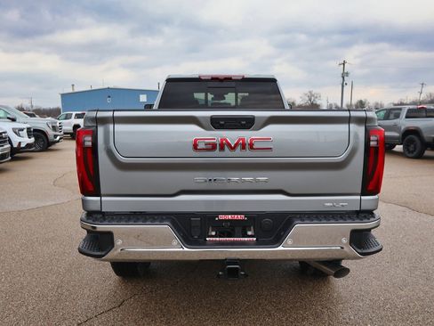 New 2026 GMC Sierra 3500 SLT image 4