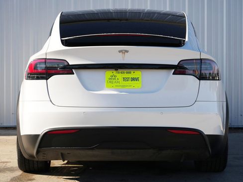 Used 2022 Tesla Model X image 11