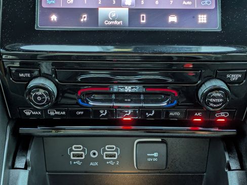 Used 2025 Jeep Grand Cherokee L Laredo image 26