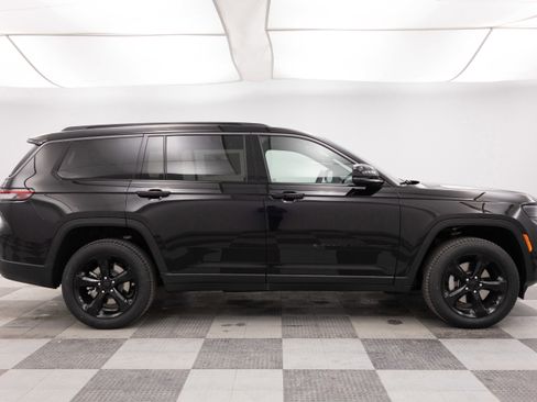 New 2026 Jeep Grand Cherokee L Limited w/ Limited Altitude Package AWD/4WD image 14