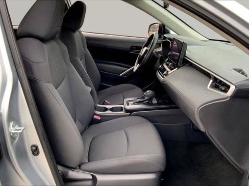 Certified 2026 Toyota Corolla Cross LE FWD image 9