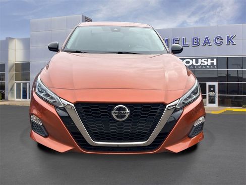 Used 2022 Nissan Altima 2.5 SR image 2