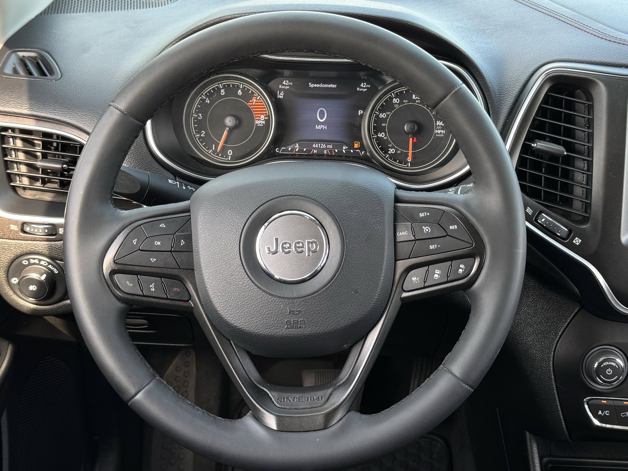 Used 2022 Jeep Cherokee Trailhawk w/ Technology Group B AWD/4WD image 13