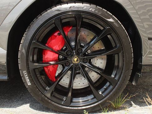 Used 2023 Lamborghini Urus S image 36