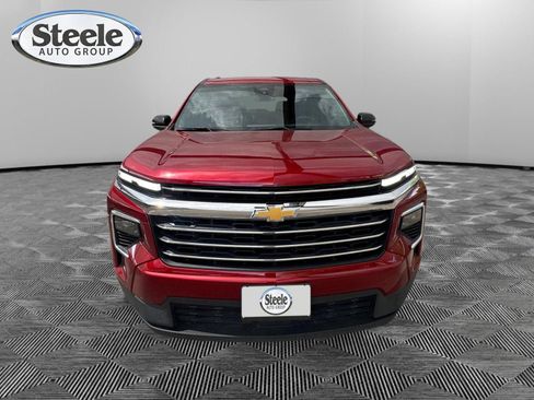 Used 2025 Chevrolet Traverse LT w/ LPO, Floor Liner Package FWD image 8