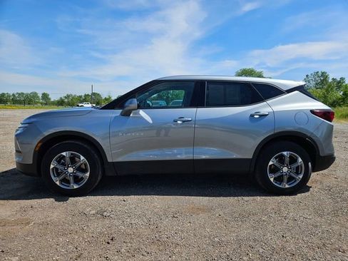 Used 2025 Chevrolet Blazer LT AWD/4WD image 4